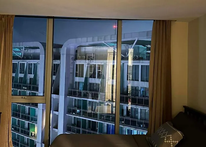 Staycation At Azure - Near Airport Manila