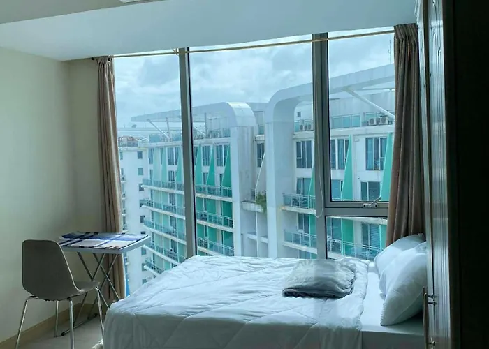 Hotel Staycation At Azure - Near Airport